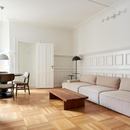 Spacious 3 Bedroom Manor Flat Next To Tivoli โคเปนเฮเกน ภายนอก รูปภาพ
