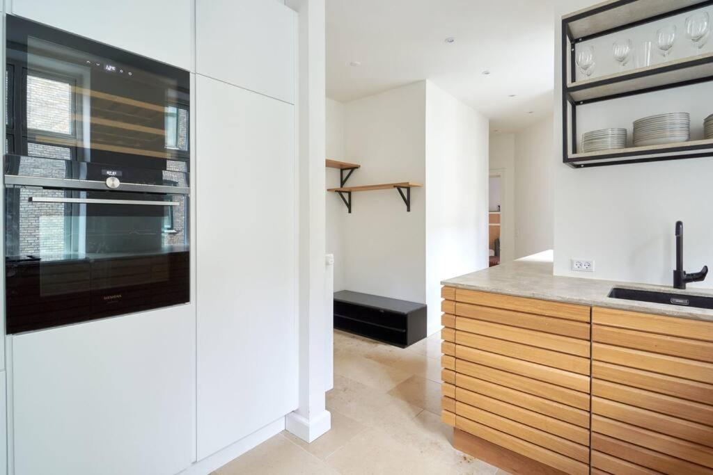 Spacious 3 Bedroom Manor Flat Next To Tivoli โคเปนเฮเกน ภายนอก รูปภาพ