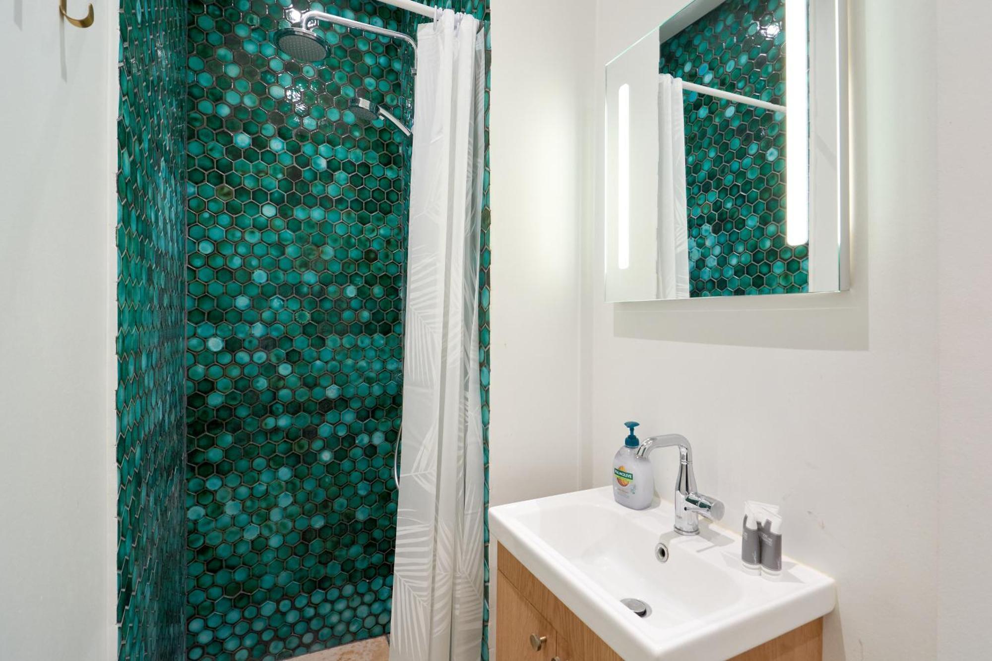 Spacious 3 Bedroom Manor Flat Next To Tivoli โคเปนเฮเกน ภายนอก รูปภาพ