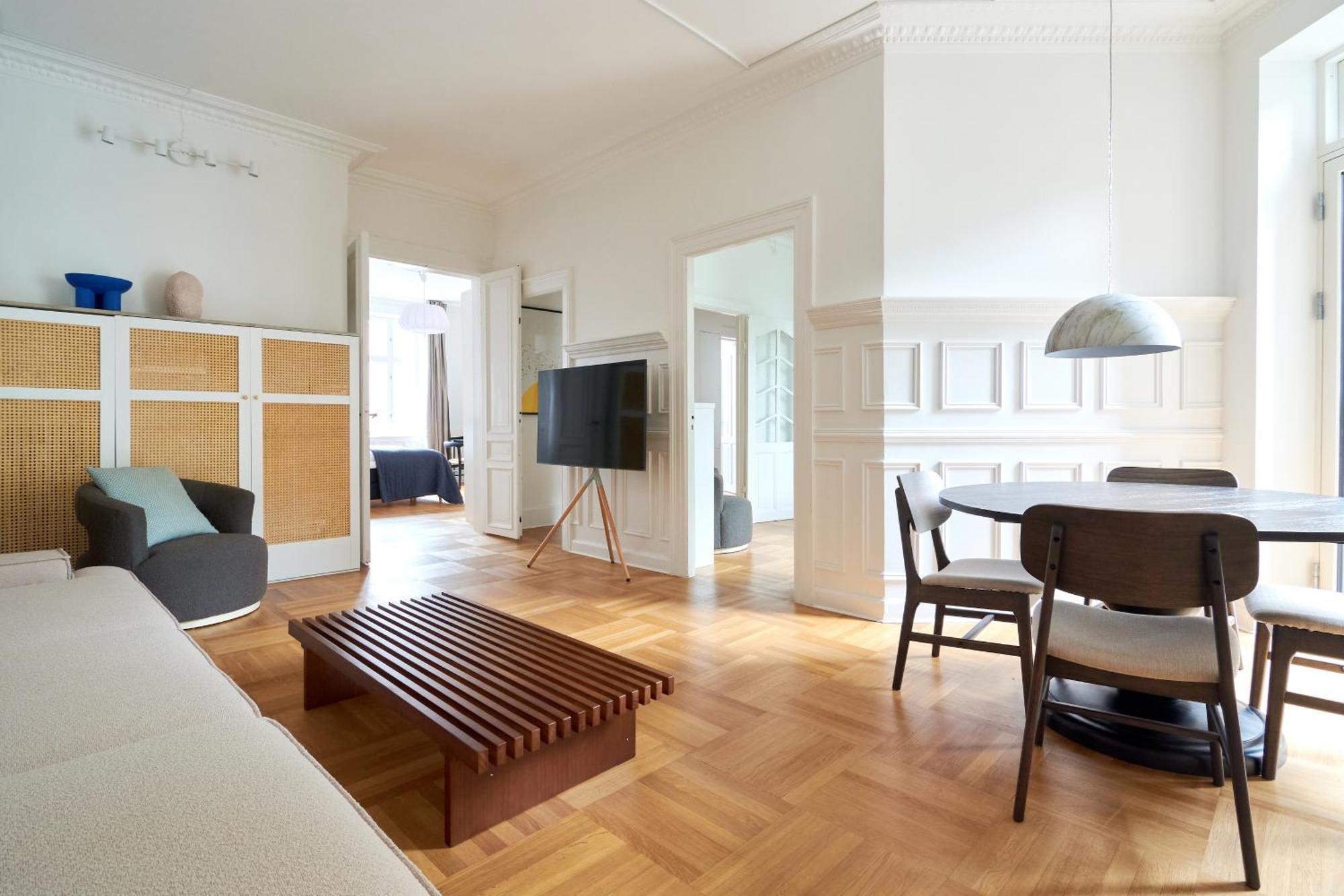 Spacious 3 Bedroom Manor Flat Next To Tivoli โคเปนเฮเกน ภายนอก รูปภาพ