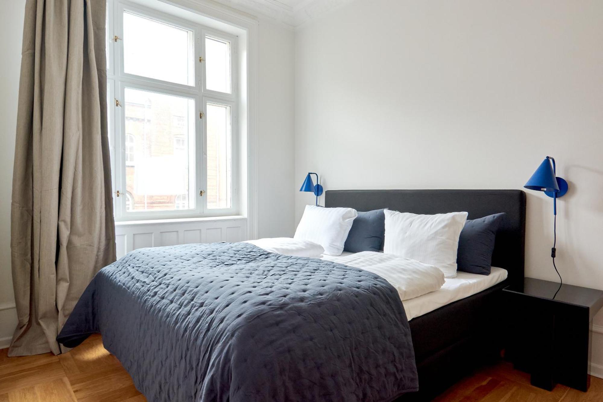Spacious 3 Bedroom Manor Flat Next To Tivoli โคเปนเฮเกน ภายนอก รูปภาพ