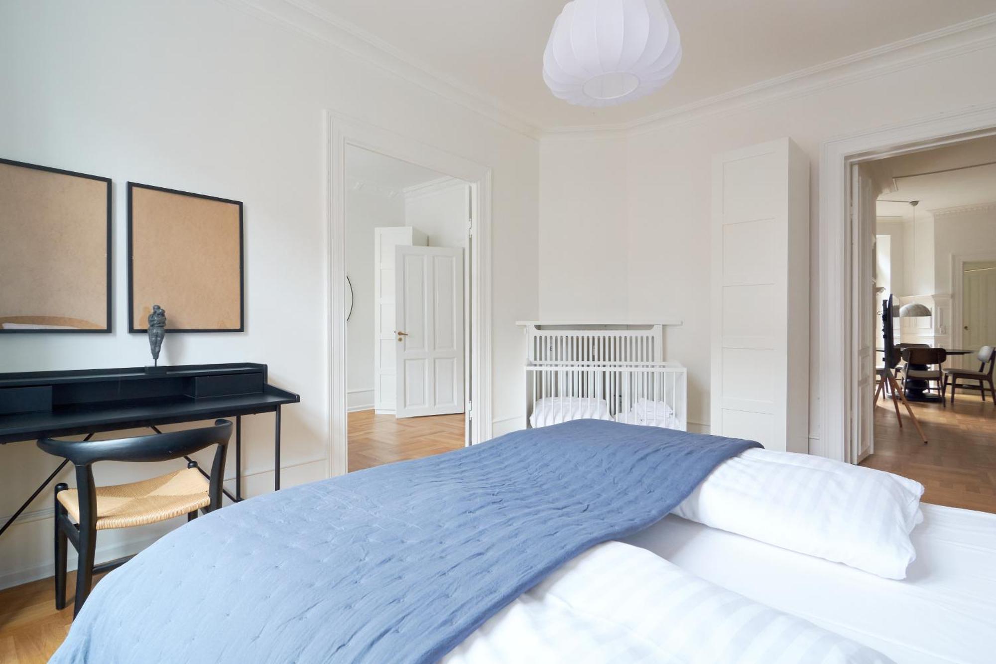 Spacious 3 Bedroom Manor Flat Next To Tivoli โคเปนเฮเกน ภายนอก รูปภาพ